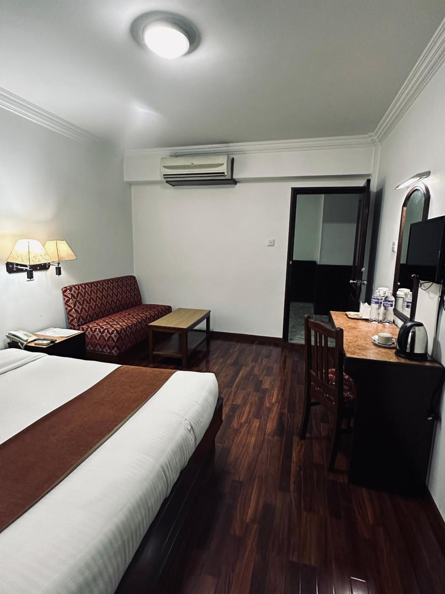 Fuji Hotel Катманду Екстер'єр фото